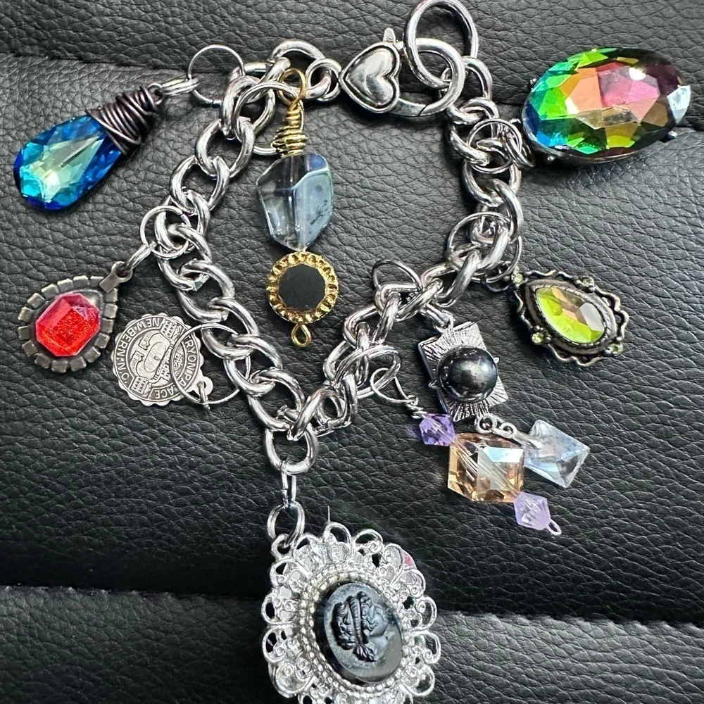 Custom Handmade Charm Bracelet BLACK ONYX CAMEO Repurposed Silvertone Chain 4343